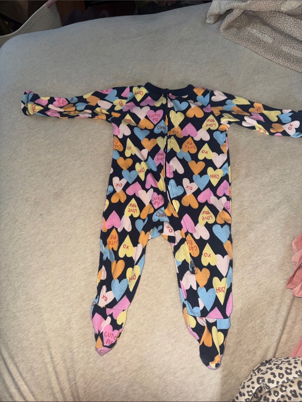 Old Navy Navy Heart Pattern Footed One-Piece Pajamas 3-6 month